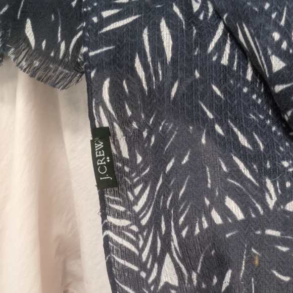 Lot of 2 J crew scarves. Blue and white and black and white - Picture 8 of 13